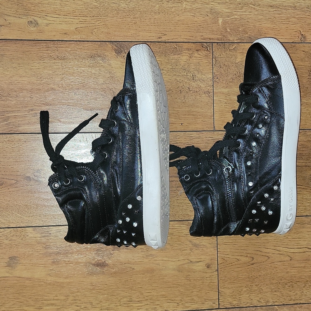 Guess studded high top sneaker